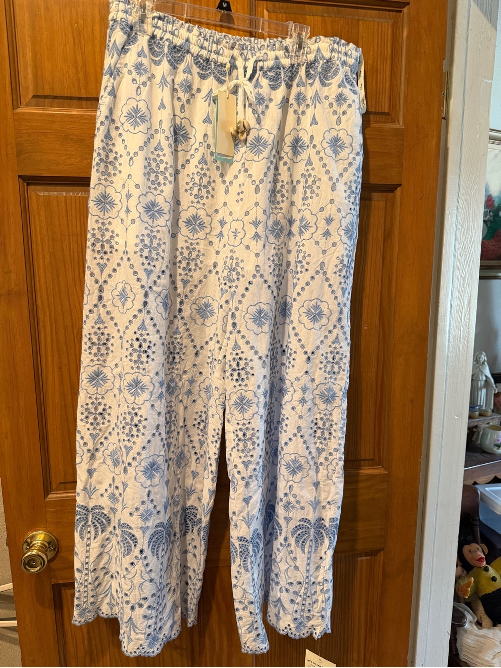 NWT! SHORE Light Blue Floral Wide-Leg eyelet Pants with pockets